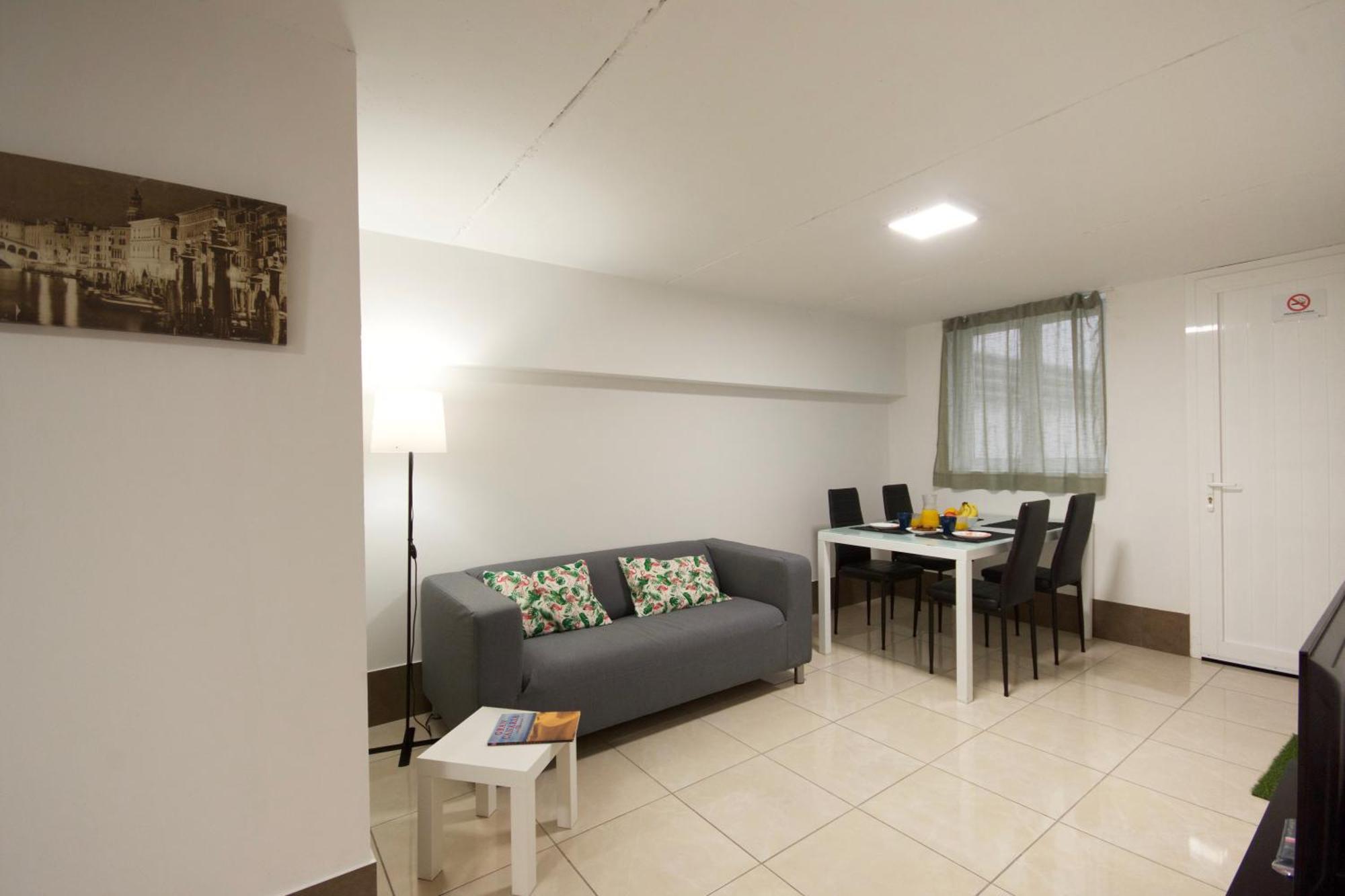 Apartamentos A 10 Minutos Del Aeropuerto Carrizal Buitenkant foto
